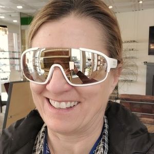 Meet your Posher, Janis